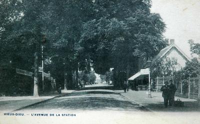 Mortsel: Vieux-Dieu Avenue de la Station - (sd)
