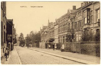 Mortsel: De Edegemsestraat ca. 1920.