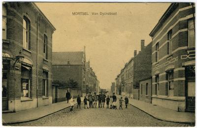 Mortsel: De Van Dijckstraat in de jaren dertig